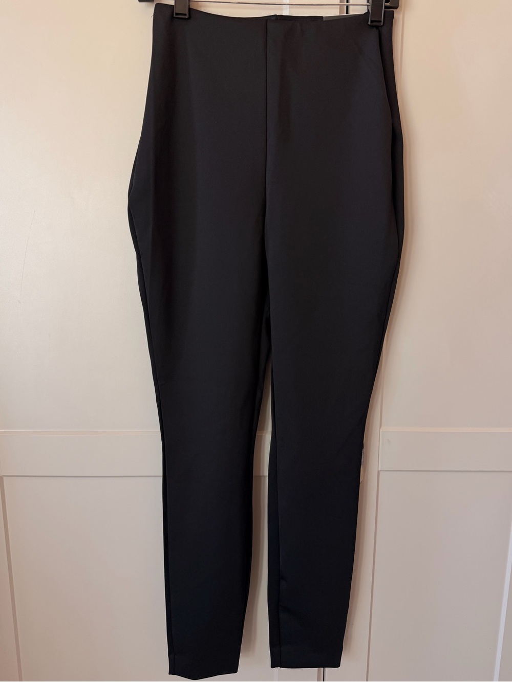 NWT Express Body Contour Super High Rise Leggings Black Size M